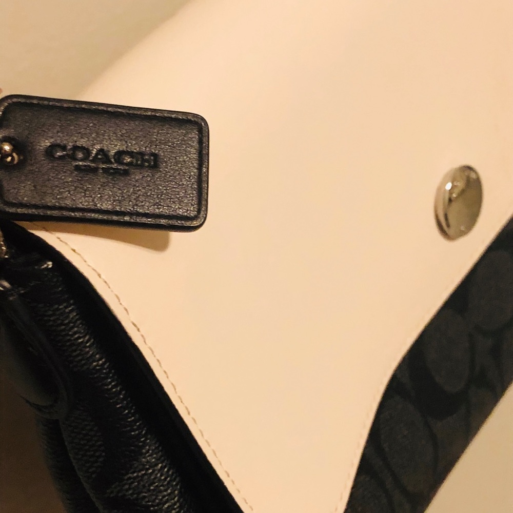 Authentic Coach Purse - Picture 9 of 16